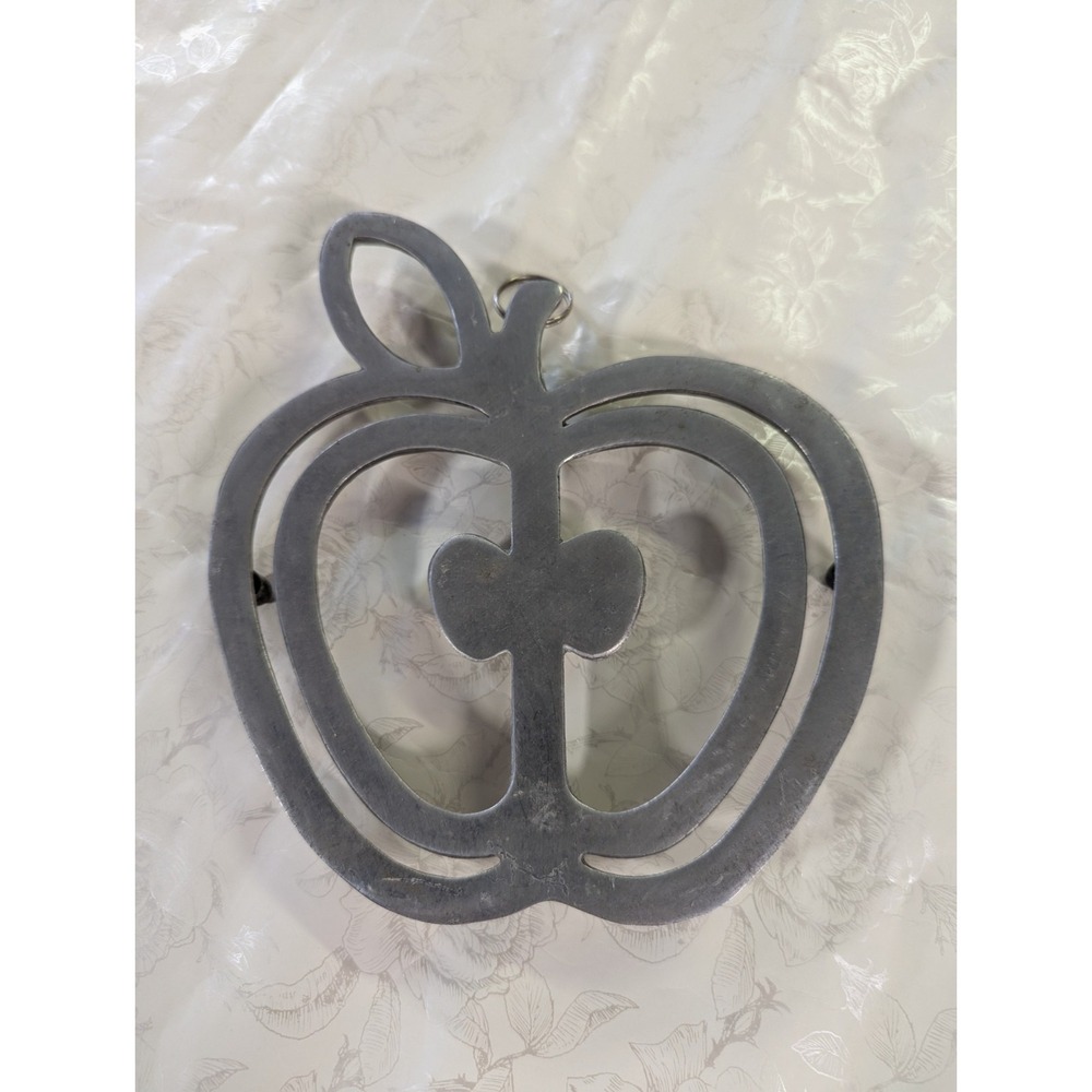 Copco Silver metal Apple design hanging kitchen‎ trivet